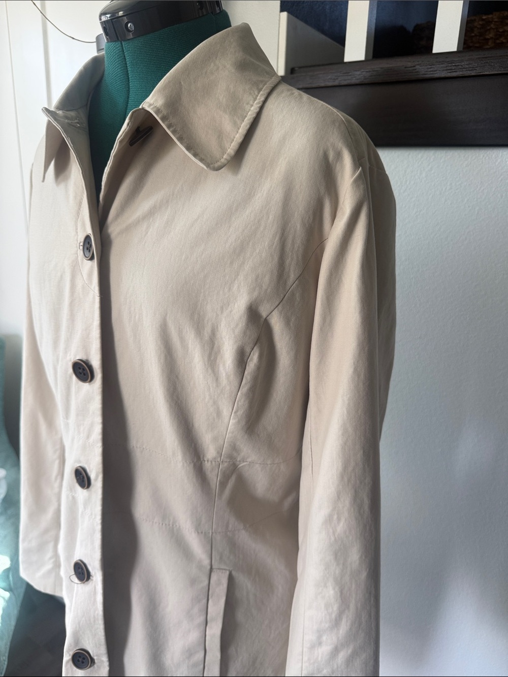 Eddie Bauer Light Cream Single-Breasted Trench Coat - Picture 3 of 4